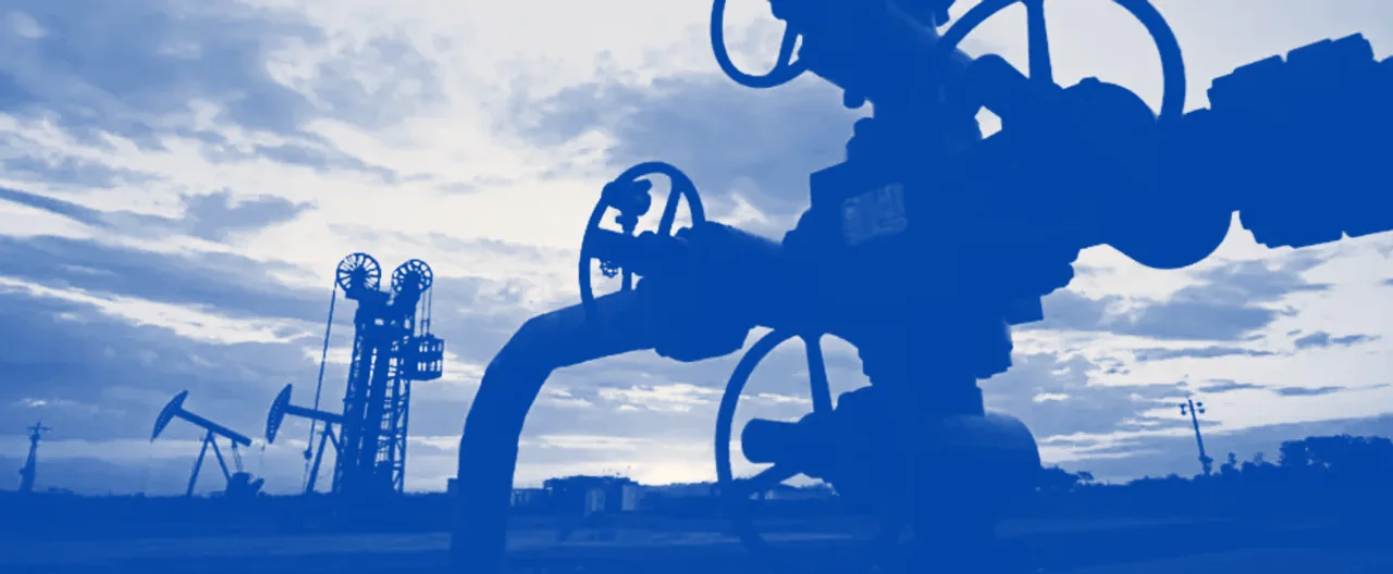 Petroleros atacados en Ormuz y crudo a 100 dólares: lo que paga Hacienda para frenar la gasolina